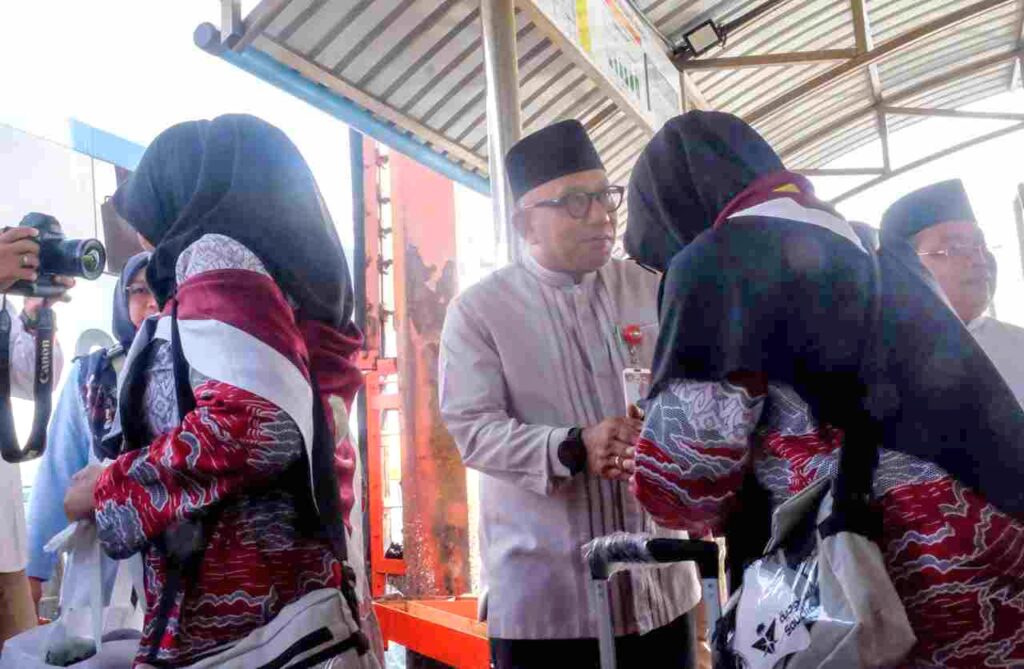 144 Jemaah Haji Tanjungpinang Berangkat ke Batam, Lis Darmansyah Doakan Jadi Haji Mabrur