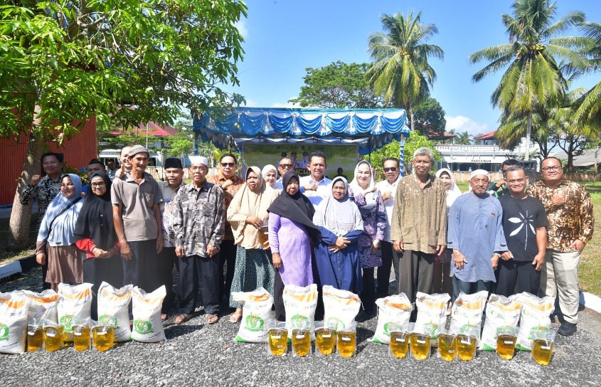 Bantuan Pangan di Natuna Naik 89 Persen, Ansar Ahmad Salurkan Beras dan Minyak untuk 7.321 Warga