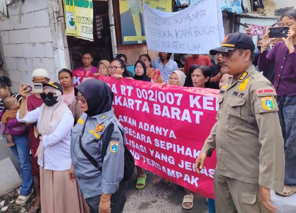 Pemkot Jakbar Secara Persuasif untuk Penertiban dan Relokasi Warga