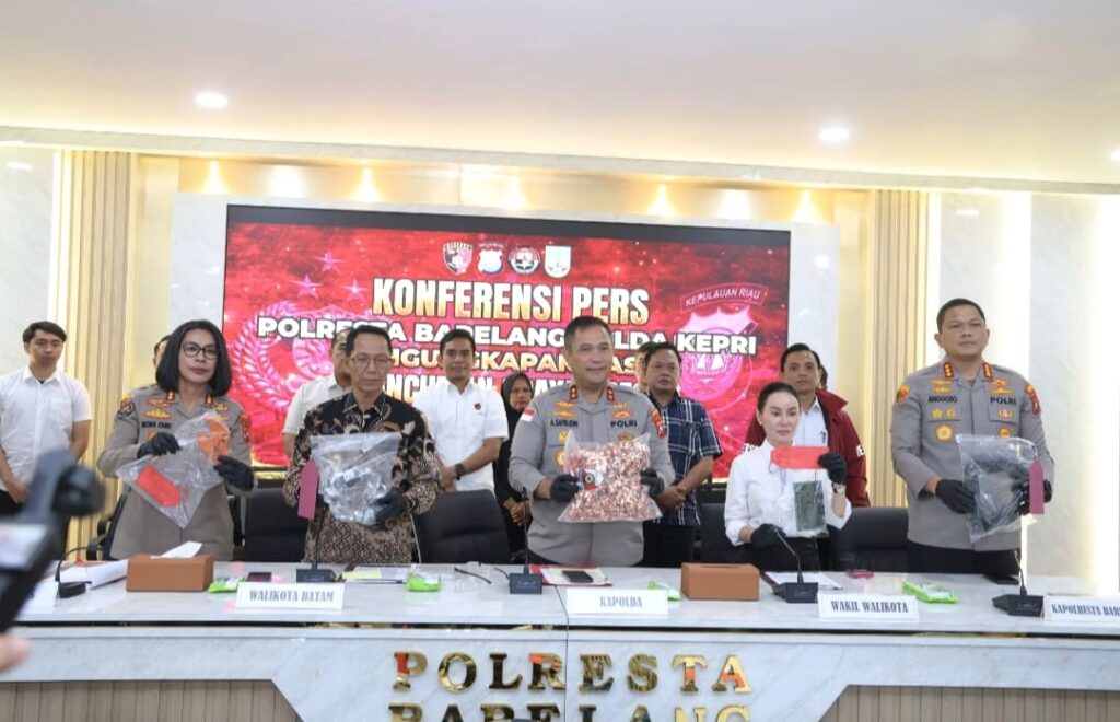 Viral di Medsos, Kasus Pencurian Fasilitas Umum di Batam Terungkap, 8 Pelaku Diringkus