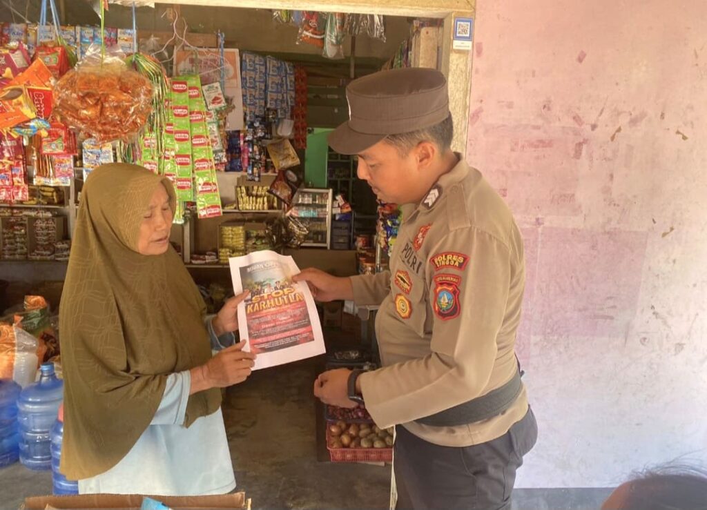 Karhutla Jadi Ancaman, Polisi Turun Langsung Edukasi Warga Singkep Barat untuk Cegah Kebakaran Sejak Dini