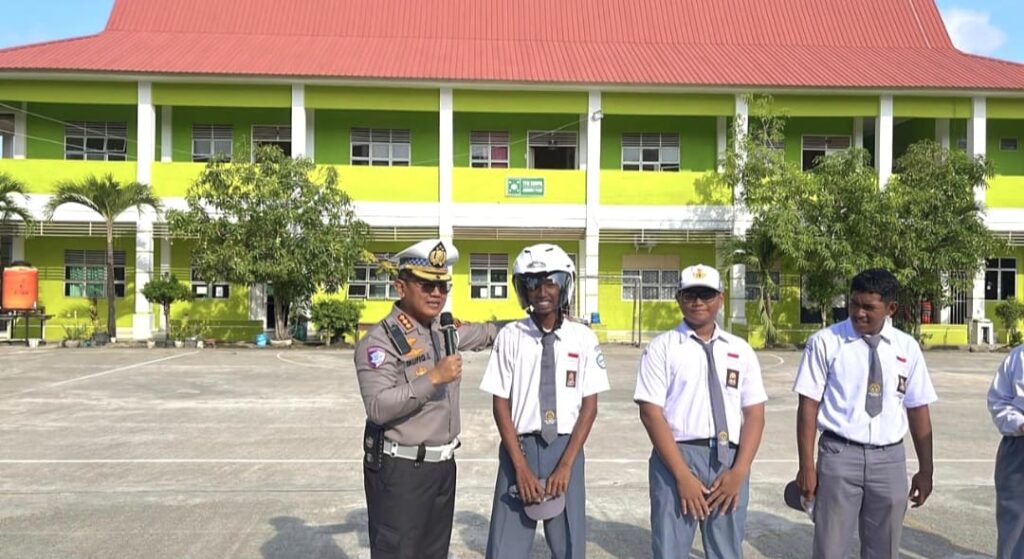 Ditlantas Polda Kepri Edukasi Siswa SMAN 15 Batam, Tekankan Pentingnya Keselamatan Berkendara