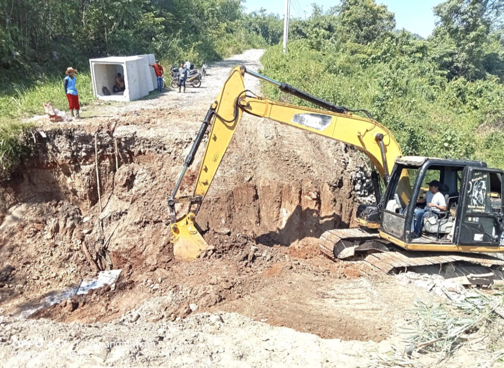 Jalan Nyaris Putus akibat Longsor, PUPR Lebak Bangun Box Culvert di Ruas Sebagi–Muncang