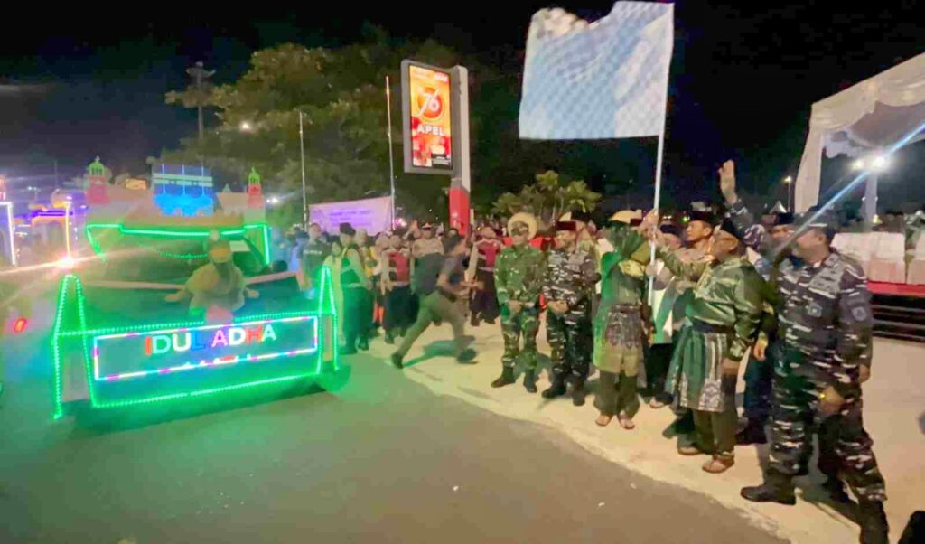 Warga Antusias, Puluhan Kendaraan Hias Semarakkan Pawai Takbir Iduladha di Tanjungpinang
