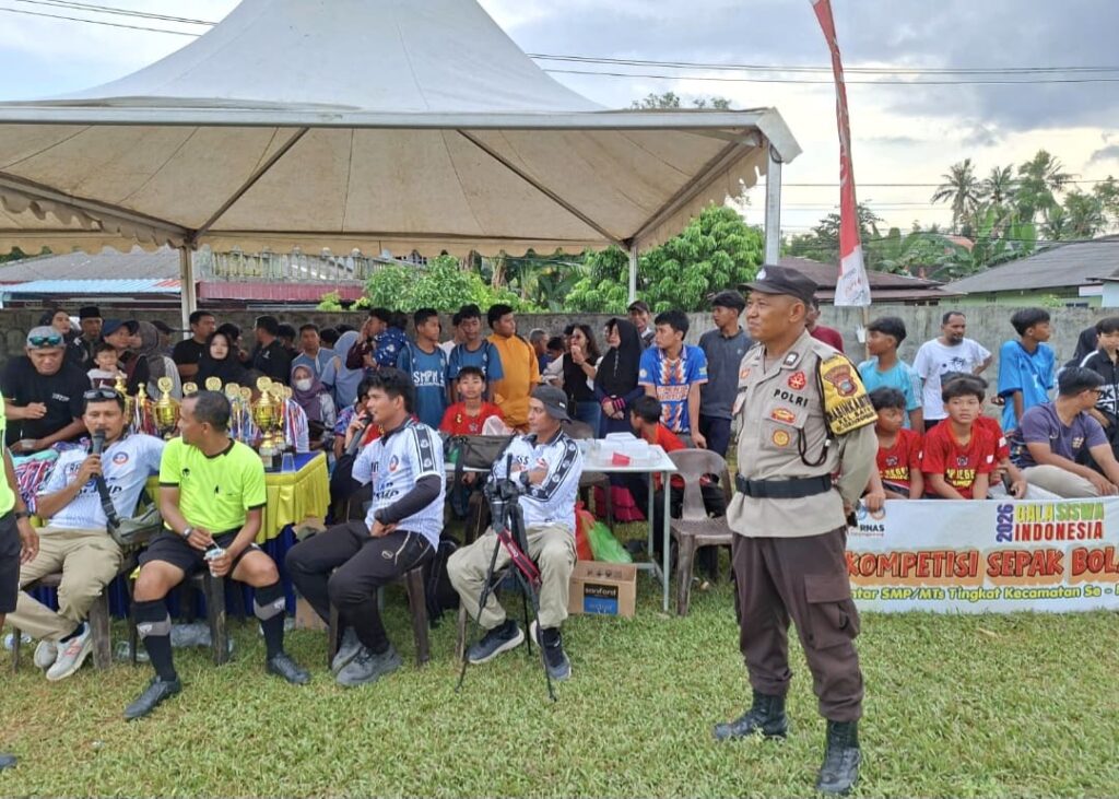 Polisi Kawal Penutupan Kompetisi Sepak Bola Pelajar Tanjungpinang, Ratusan Penonton Padati Lapangan Hang Lekir