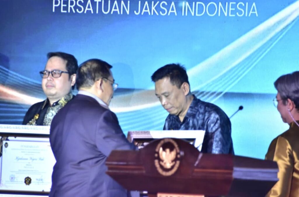 Kejari Kuansing Raih Penghargaan Nasional, Harun Sunadi Tegaskan Komitmen Tingkatkan Pelayanan Hukum