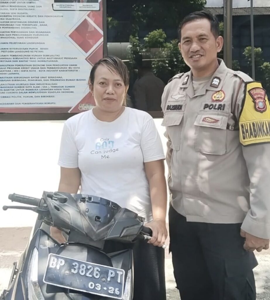 Bhabinkamtibmas Tanjung Unggat Gerak Cepat Bantu Warga Temukan Motor Hilang
