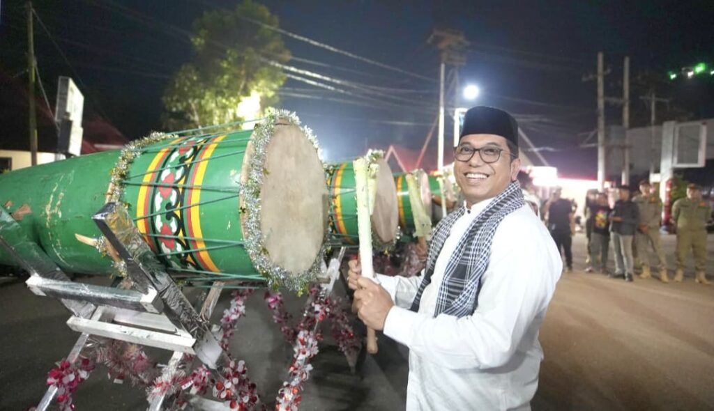 Ribuan Warga Padati Taman Jalur, Pawai Takbiran Iduladha di Kuansing Berlangsung Meriah