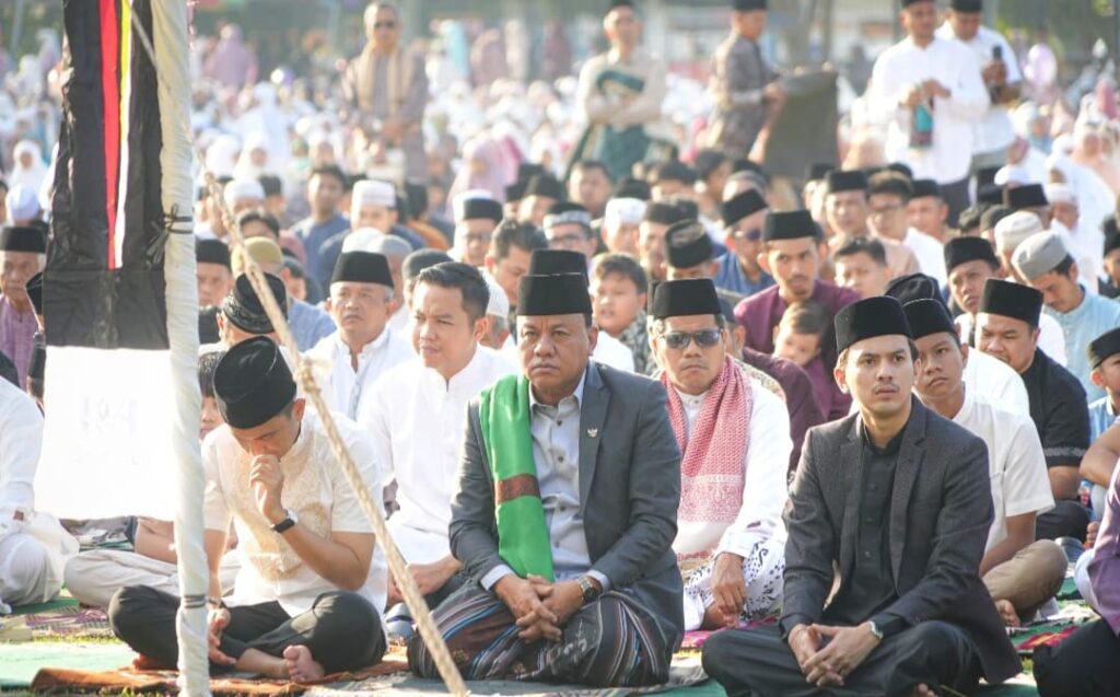 Salat Iduladha di Lapangan Limuno, Suhardiman Amby Sebut Kuansing Kurban 3.880 Hewan