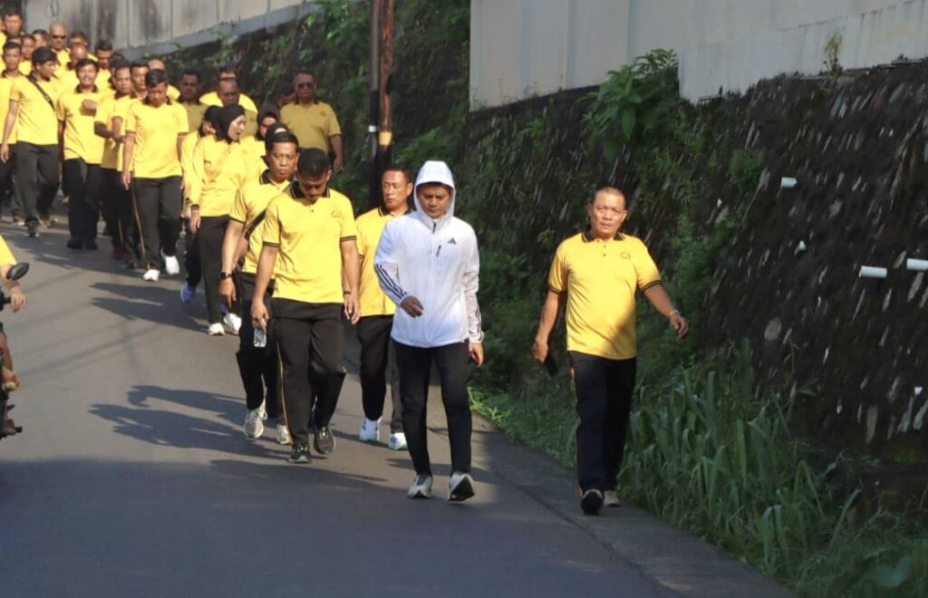 Polresta Tanjungpinang Gelar Jalan Pagi, Jaga Kebugaran dan Kesiapan Personel dalam Bertugas