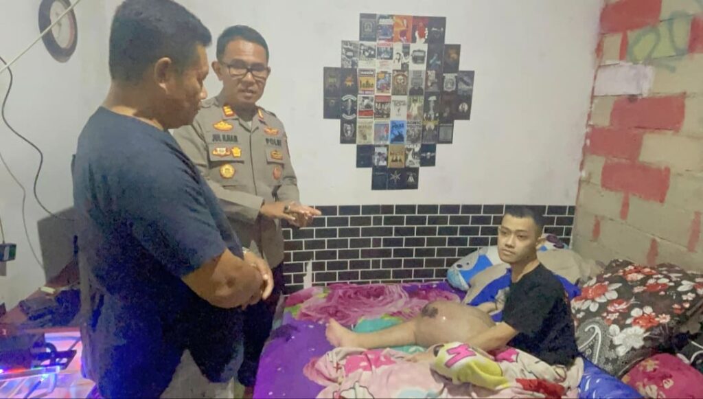 Polsek Bintan Utara Sambangi Penderita Kanker Tulang di Berakit, Salurkan Bantuan dan Dukungan Moral