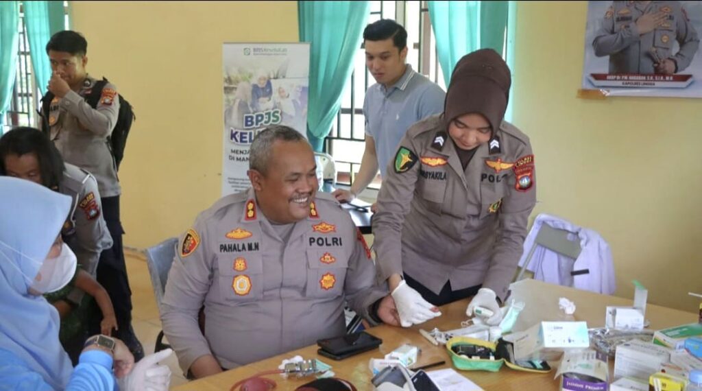 May Day 2026 di Lingga, Polres Salurkan Sembako dan Layanan Kesehatan Gratis untuk Buruh