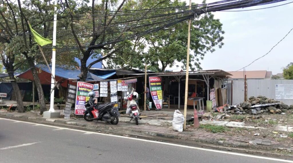 Bangunan Liar Mulai Bermunculan di Lahan Pemprov DKI di Kalideres, Warga Khawatir Jadi Permukiman Permanen