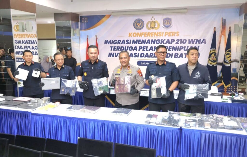 Sindikat Online Scam Internasional Digerebek di Batam, 210 WNA Diciduk