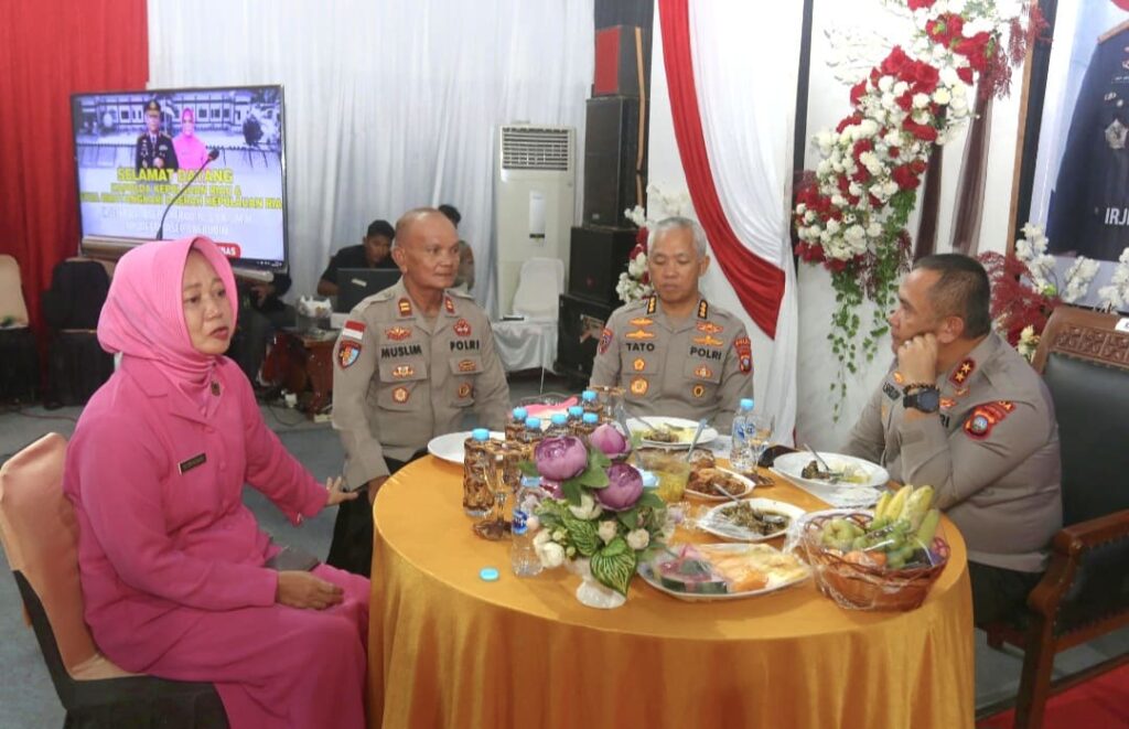 Kasi Propam Polres Anambas Dapat Hadiah Umrah dari Kapolda Kepri, Jadi Inspirasi Personel