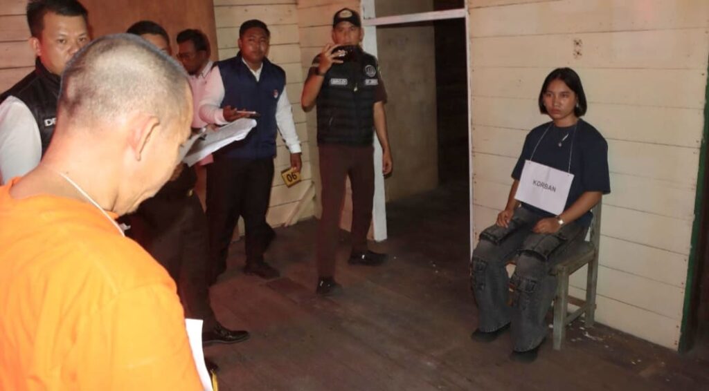 Rekonstruksi Pembunuhan di Lingga, Polisi Ungkap Motif Cemburu lewat 25 Adegan