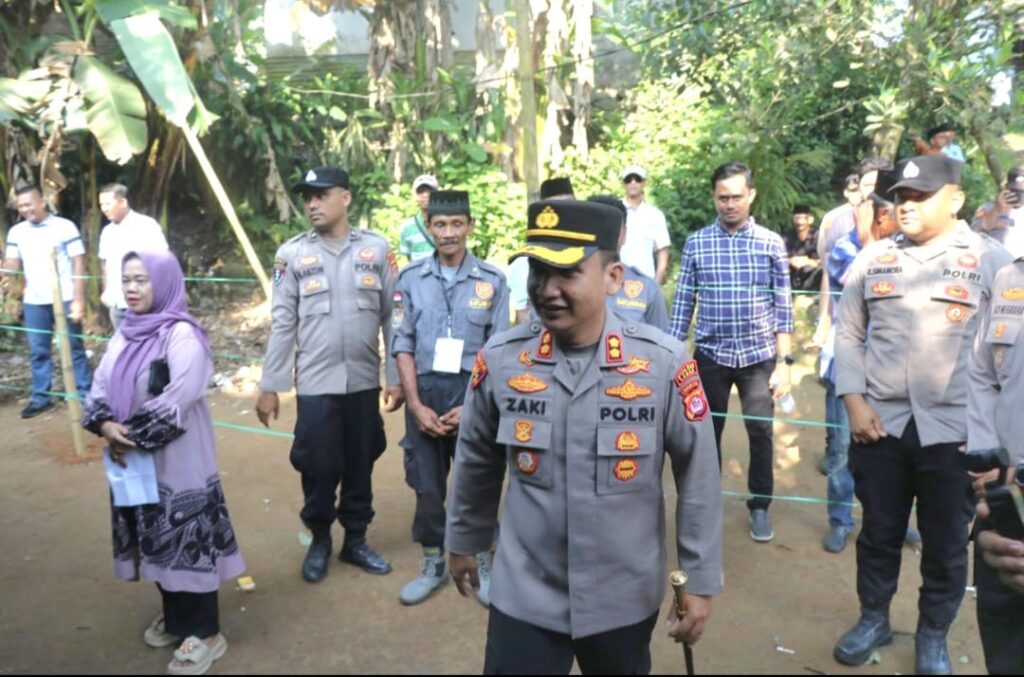 Kapolres Lebak Pantau Langsung Pengamanan PAW di Delapan Desa
