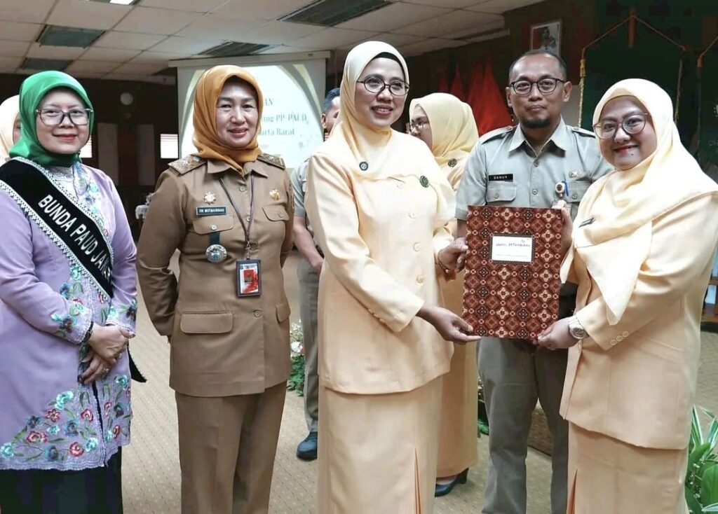 Pengurus PP-PAUD Kecamatan se-Jakarta Barat Dikukuhkan, Iin Mutmainnah Tekankan Kolaborasi Pendidikan Anak