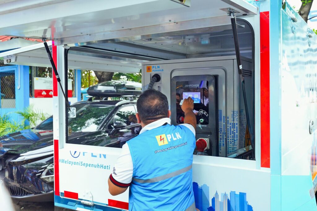 PLN Kenalkan Inovasi SPKLU Mobile Emergency untuk Pengguna EV