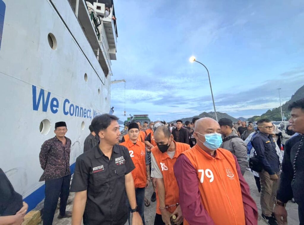 Kejari Natuna Kawal Eksekusi 15 Tahanan Lewat Jalur Laut, Tempuh 30 Jam Menuju Tanjungpinang dan Batam