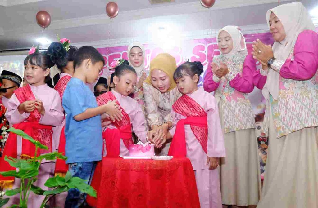 Anniversary ke-13 TK Dhiya, Weni Tekankan Pendidikan Karakter dan Pengembangan Fasilitas