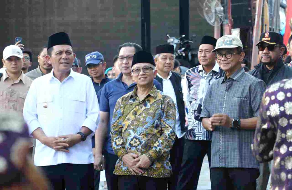 Raja Ariza Apresiasi Lomba Perahu Naga, Dorong Pelestarian Budaya Bahari