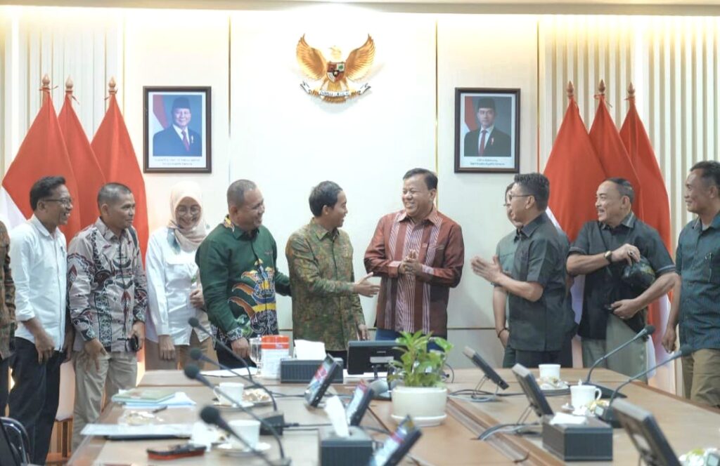 Suhardiman Amby Perjuangkan 3.800 Hektare Lahan Masyarakat, Menhut Beri Respons Positif