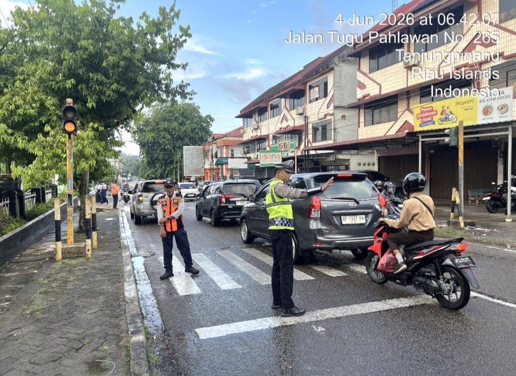 Strong Point Pagi, Satlantas Tanjungpinang Hadir Jaga Kelancaran Aktivitas Masyarakat