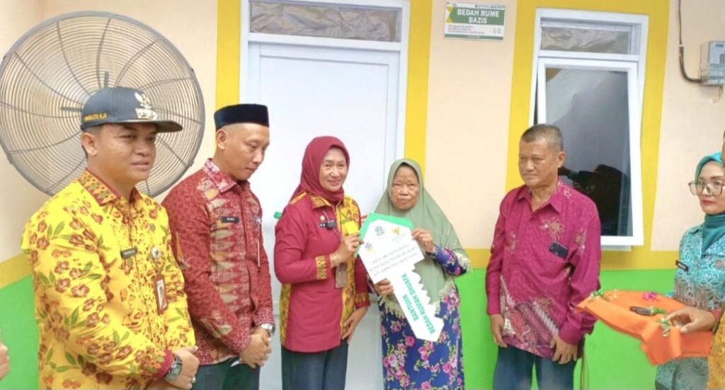 Pemkot Jakbar Resmikan Rumah Layak Huni ke-25, Warga Krendang Terharu