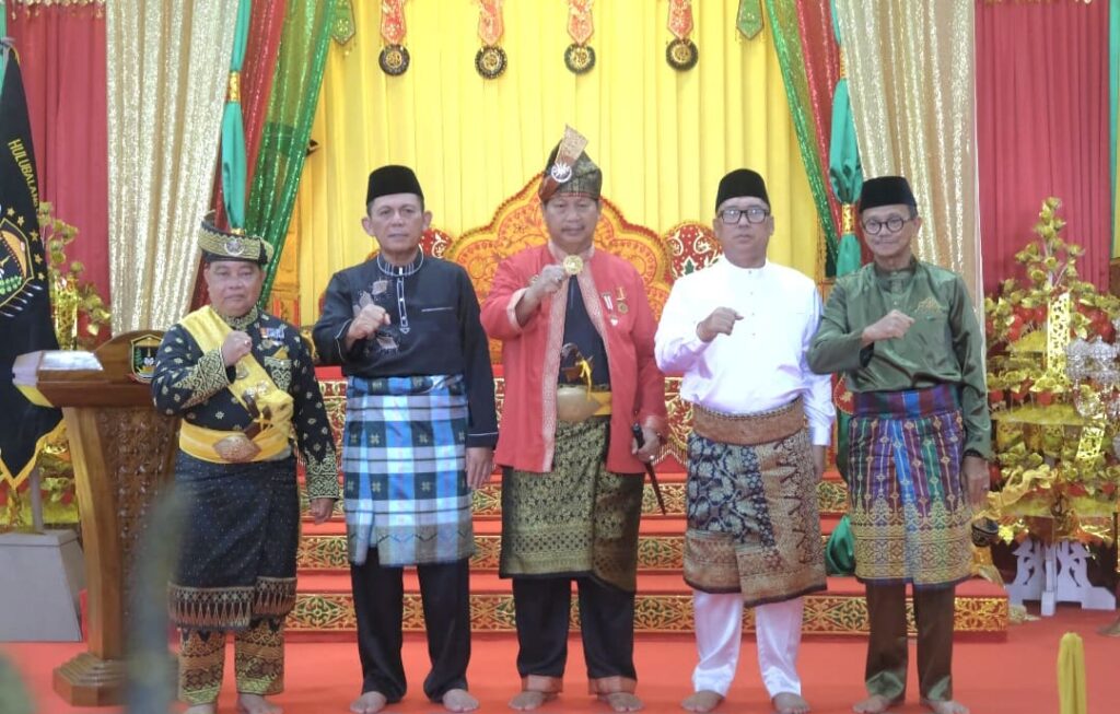 Hulubalang LAM Kepri Dikukuhkan, Raja Ariza Ajak Perkuat Jati Diri Masyarakat Melayu