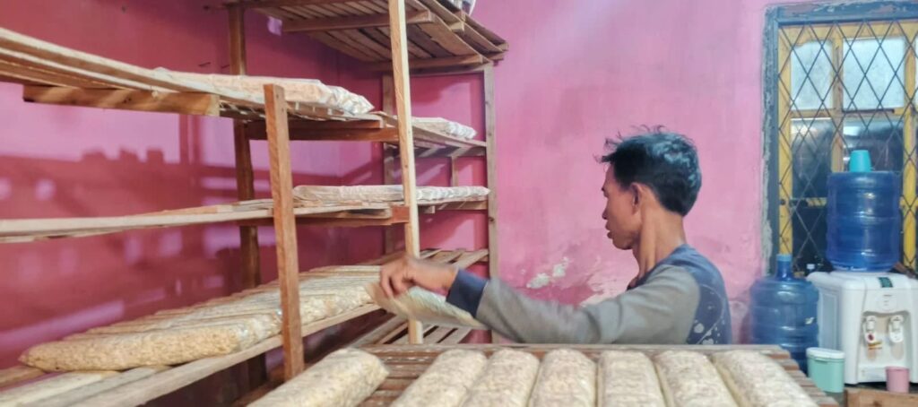 Pengrajin Tempe Kian Terjepit di Tengah Ketergantungan Impor