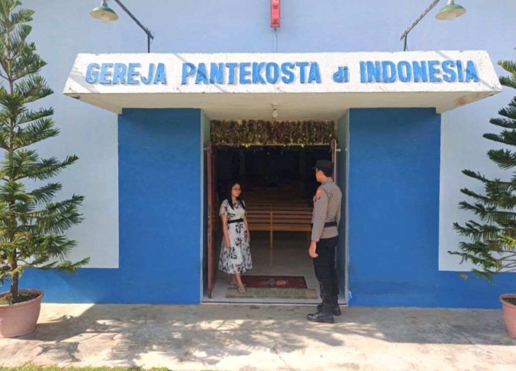 Patroli Gereja, Polsek Dabo Singkep Perkuat Keamanan dan Toleransi Beragama