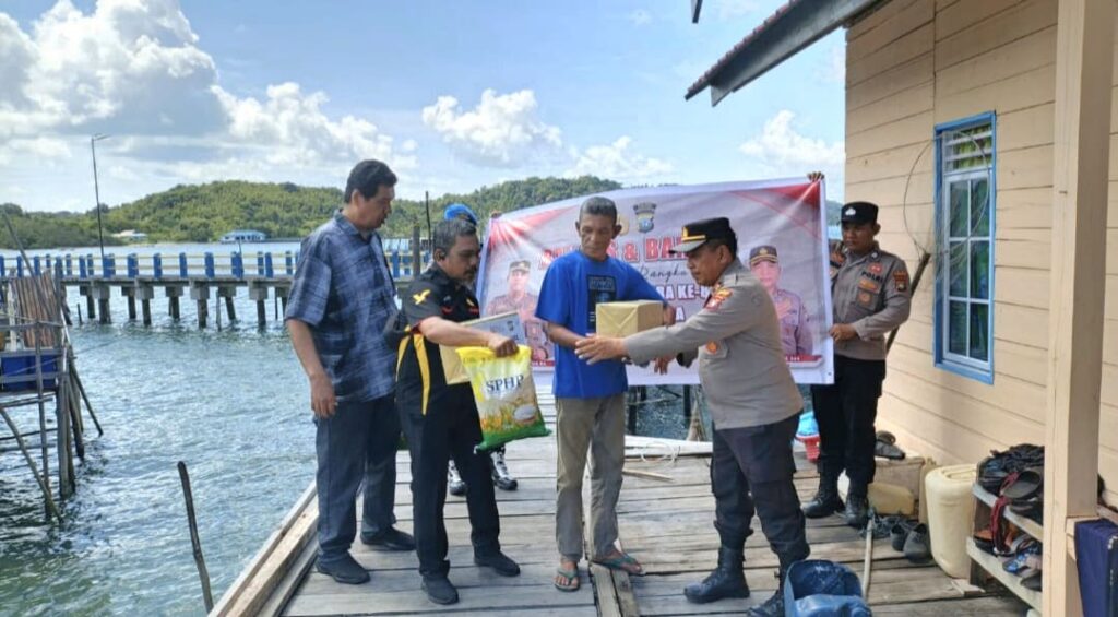 Sambut Hari Bhayangkara ke-80, Polres Lingga Salurkan Bantuan untuk Korban Kebakaran di Senayang