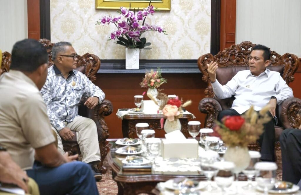 Ansar Ahmad Targetkan Seluruh OPD Pemprov Kepri Raih Predikat Informatif pada 2026