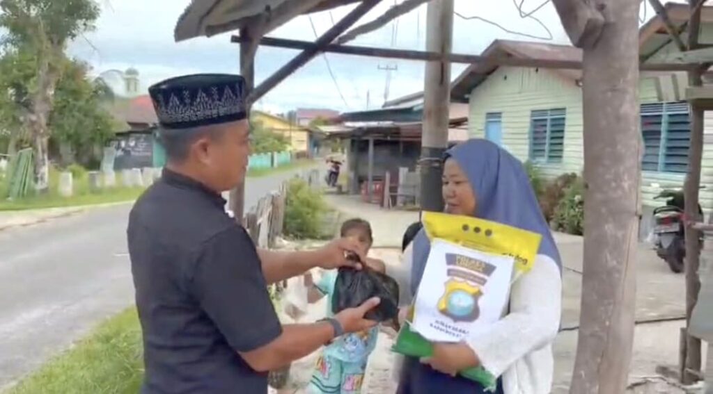Sambut Hari Bhayangkara ke-80, Polres Lingga Salurkan Sembako untuk Warga Kurang Mampu di Singkep