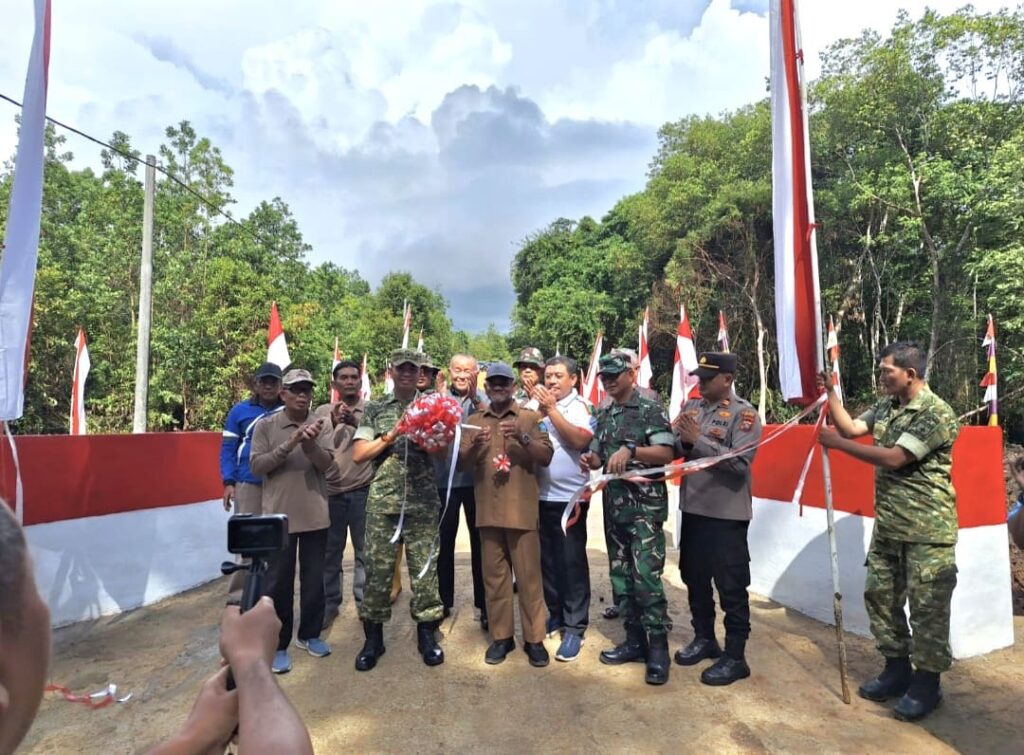 Sinergi TNI dan Masyarakat, Jembatan Garuda Sungai Kangboi Resmi Beroperasi