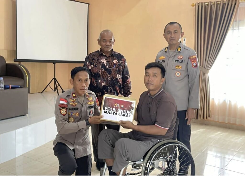 Hari Bhayangkara ke-80, Polres Bintan Salurkan Bantuan Sosial bagi Penyandang Disabilitas