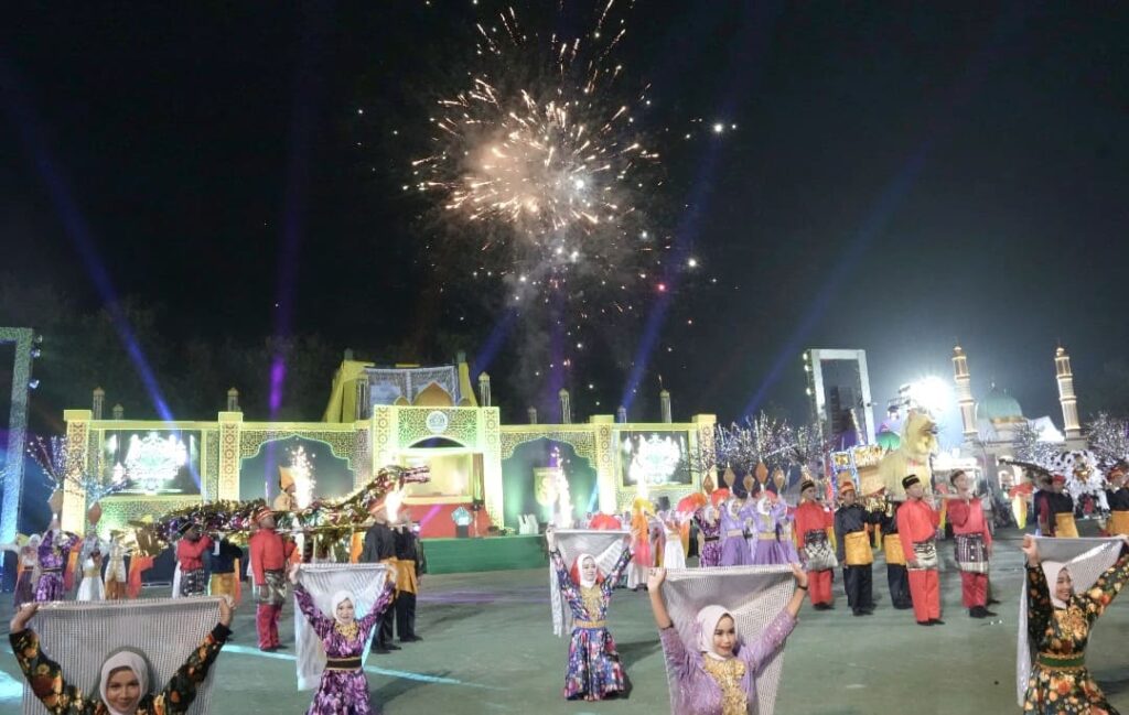 Ribuan Warga Padati Pembukaan MTQ ke-44 Riau di Teluk Kuantan, Syiar Islam dan Budaya Melayu Berpadu Meriah