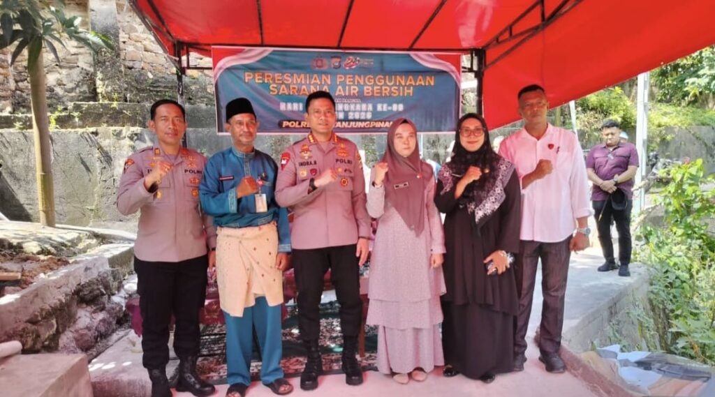 Hari Bhayangkara ke-80, Kapolresta Tanjungpinang Resmikan Sarana Air Bersih untuk Warga Bukit Cermin