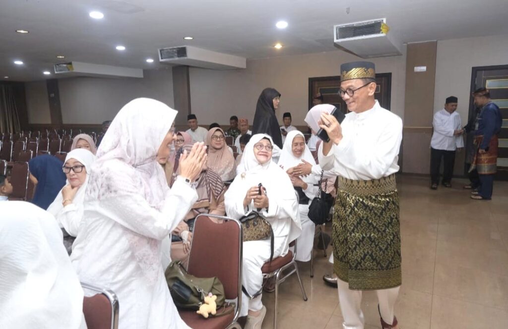 Raja Ariza Sambut Kepulangan 144 Jemaah Haji Tanjungpinang, Ajak Jaga Kemabruran dan Pererat Silaturahmi