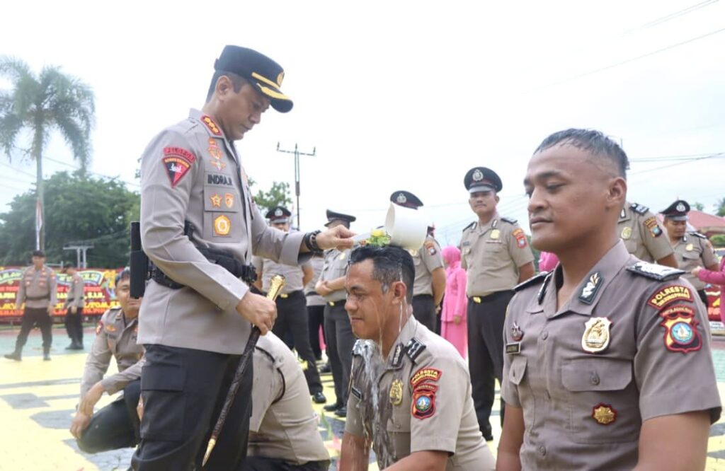 Jelang Hari Bhayangkara ke-80, Kapolresta Tanjungpinang Pimpin Kenaikan Pangkat 58 Personel