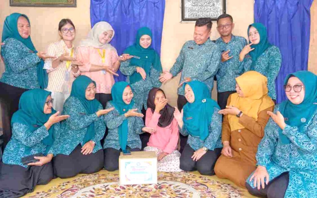 PKK Sambangi Warga Pesisir, Weni Tekankan Edukasi Kesehatan bagi Ibu Hamil dan Lansia