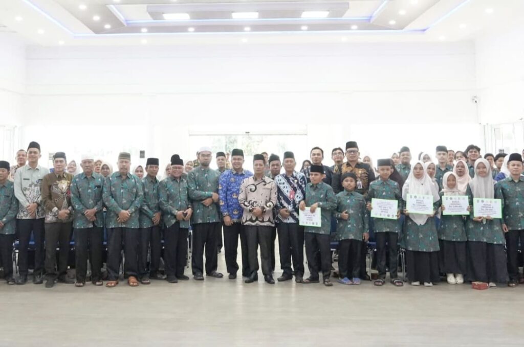 Muklisin Beri Bonus Rp69,5 Juta untuk Kafilah MTQ Kuansing, Apresiasi Prestasi Juara III Riau