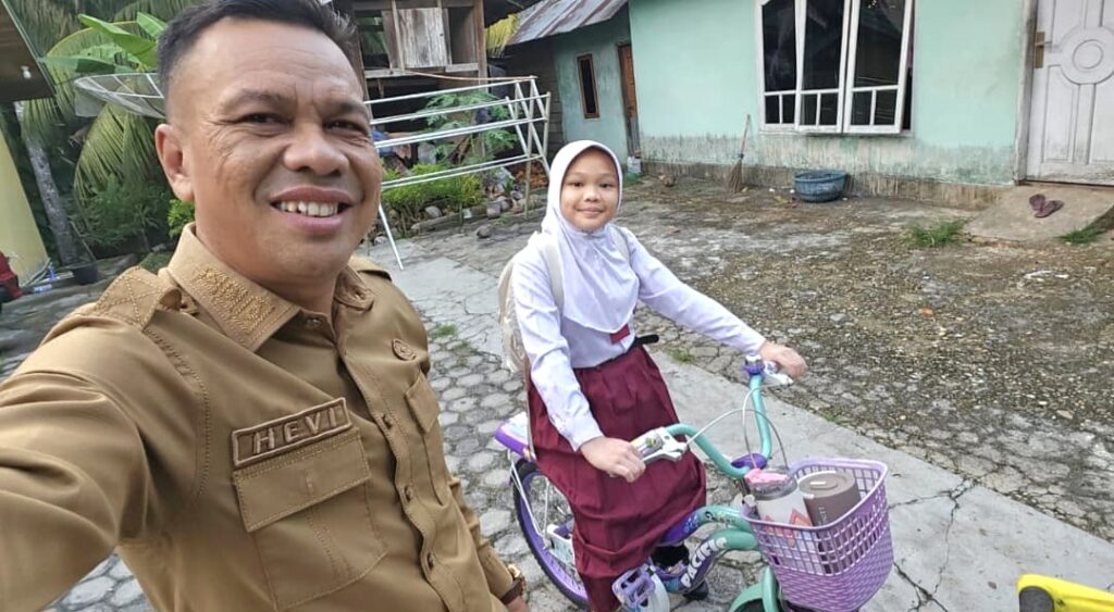 Disdik Kuansing Dukung Fleksibilitas ASN Antar Anak di Hari Pertama Sekolah, Dinilai Perkuat Ketahanan Keluarga