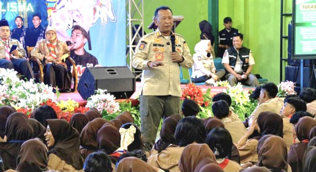 Satpol PP Jakbar Edukasi Siswa Baru soal Bahaya Narkoba dan Bullying saat MPLS