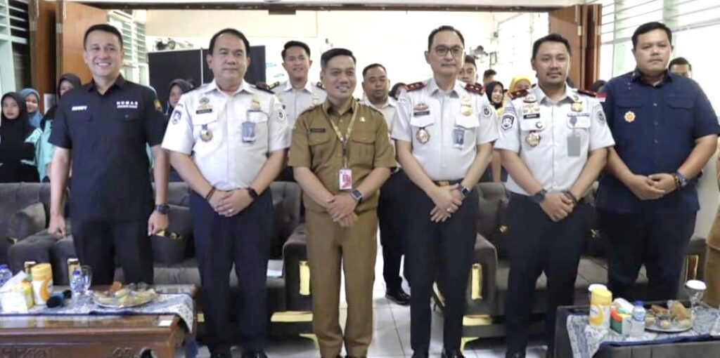 Imigrasi Jakarta Barat Edukasi Siswa SMKN 11 Waspadai Perdagangan Orang dan Migrasi Ilegal