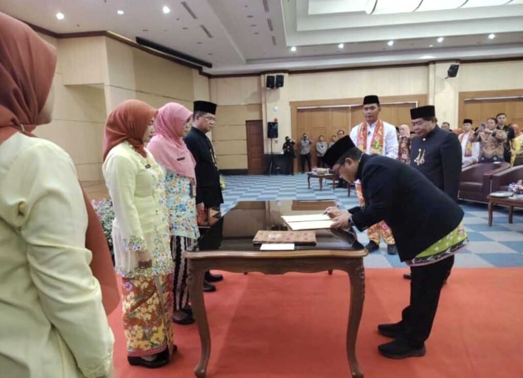 Sertijab Pejabat Pemkot Jakarta Barat, Wali Kota Iin: Perkuat Birokrasi dan Tingkatkan Pelayanan Publik