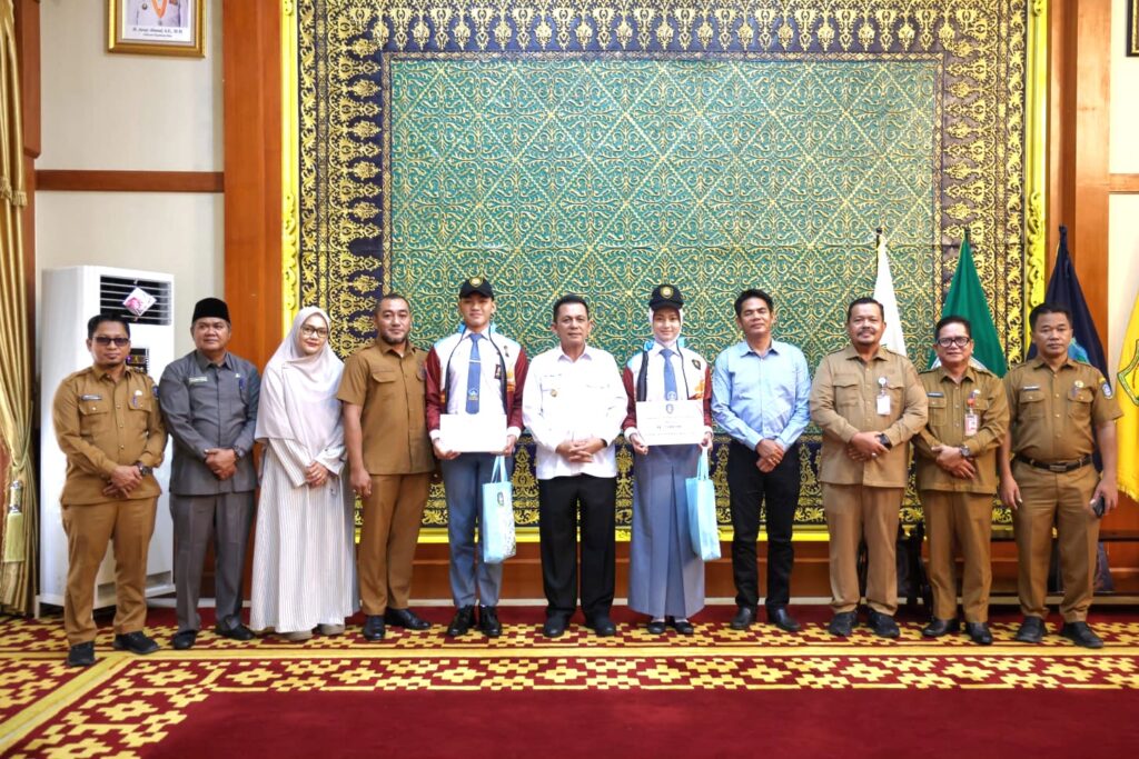 Ansar Ahmad Lepas Dua Putra-Putri Terbaik Kepri Ikuti Pemusatan Latihan Paskibraka Nasional 2026
