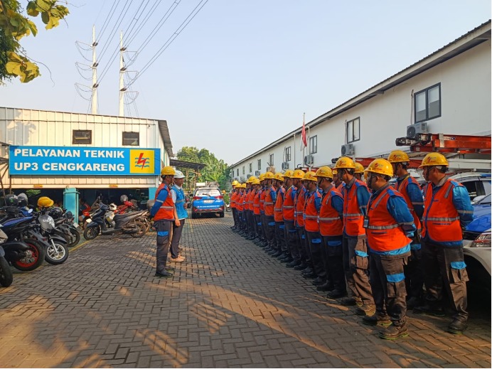 Budaya Safety First Jadi Pondasi Keandalan Listrik, PLN UP3 Cengkareng Perkuat Kesiapan Petugas Sebelum Bertugas