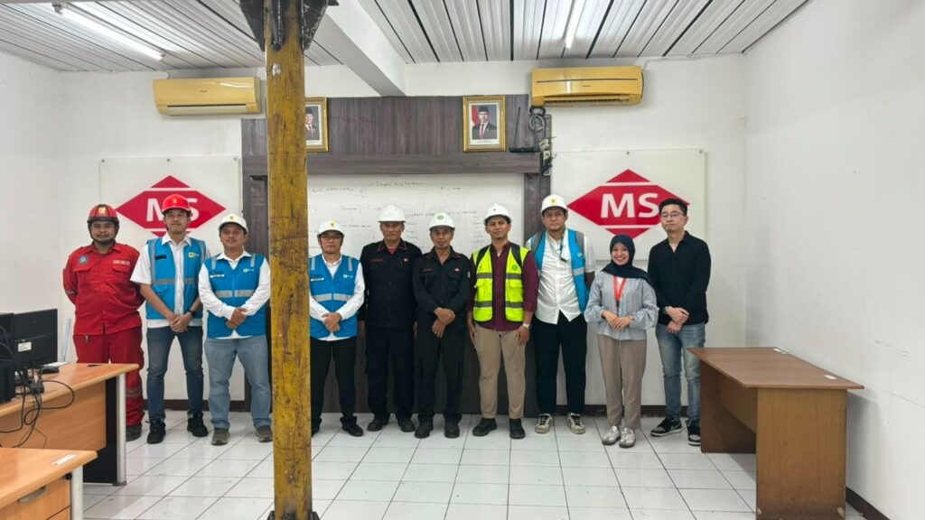 PLN Perkuat Kemitraan dengan Industri, Pastikan Pasokan Listrik Andal Dukung Pemanfaatan PLTS Atap di PT Pulogadung Steel